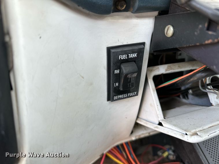 image for item OC9160 1989 Chevrolet R3500  rescue vehicle