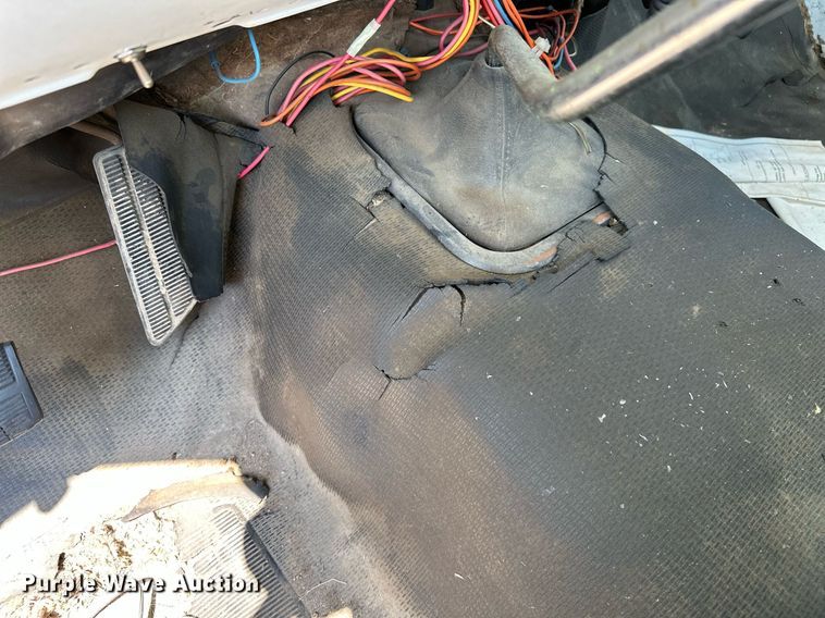 image for item OC9160 1989 Chevrolet R3500  rescue vehicle