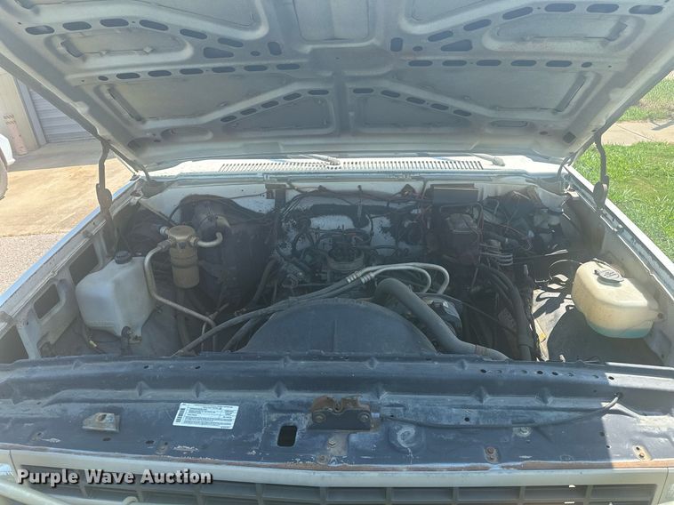 image for item OC9160 1989 Chevrolet R3500  rescue vehicle