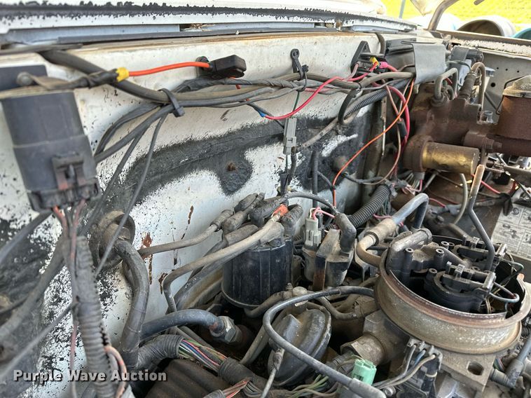 image for item OC9160 1989 Chevrolet R3500  rescue vehicle