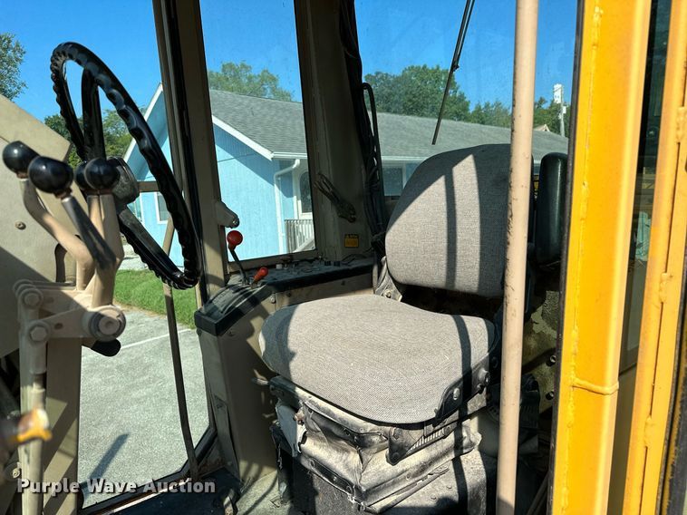 image for item OC9174 1988 John Deere 770BH  motor grader