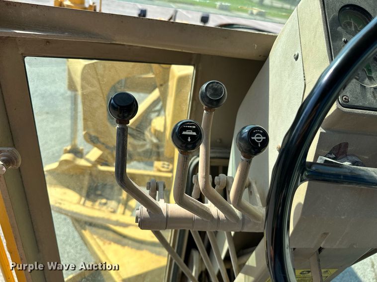 image for item OC9174 1988 John Deere 770BH  motor grader