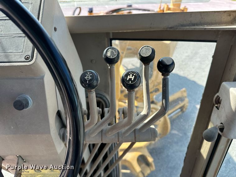 image for item OC9174 1988 John Deere 770BH  motor grader