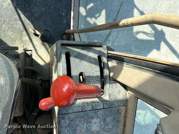 image for item OC9174 1988 John Deere 770BH  motor grader