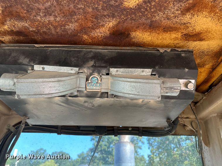 image for item OC9174 1988 John Deere 770BH  motor grader