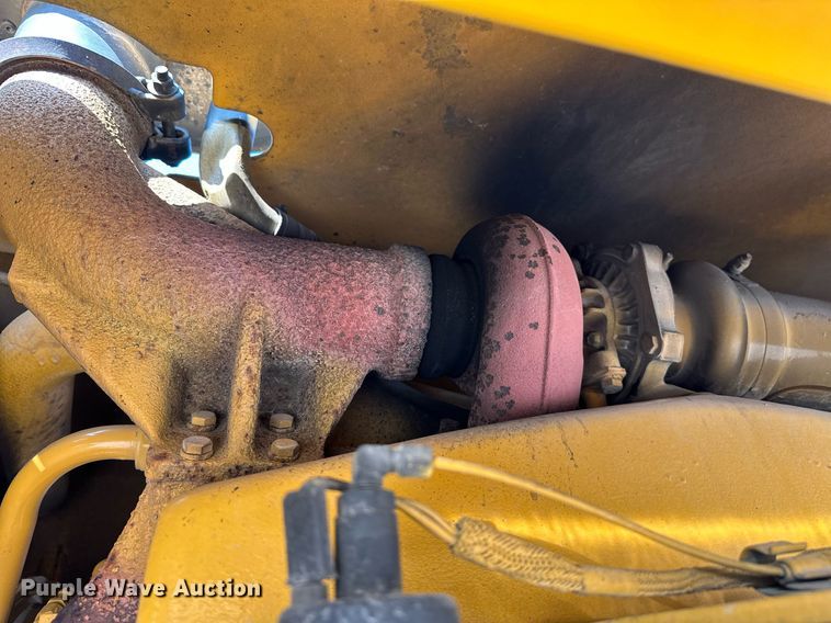 image for item OC9174 1988 John Deere 770BH  motor grader