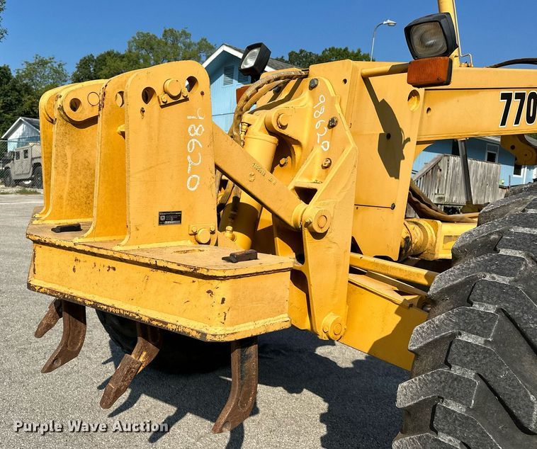 image for item OC9174 1988 John Deere 770BH  motor grader