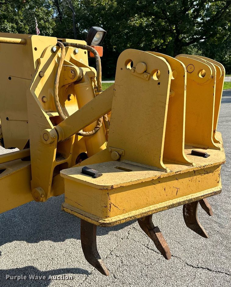 image for item OC9174 1988 John Deere 770BH  motor grader