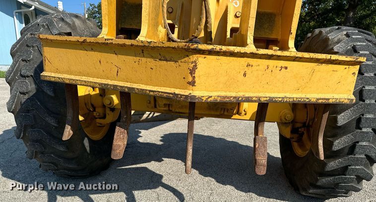 image for item OC9174 1988 John Deere 770BH  motor grader