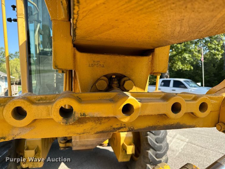 image for item OC9174 1988 John Deere 770BH  motor grader