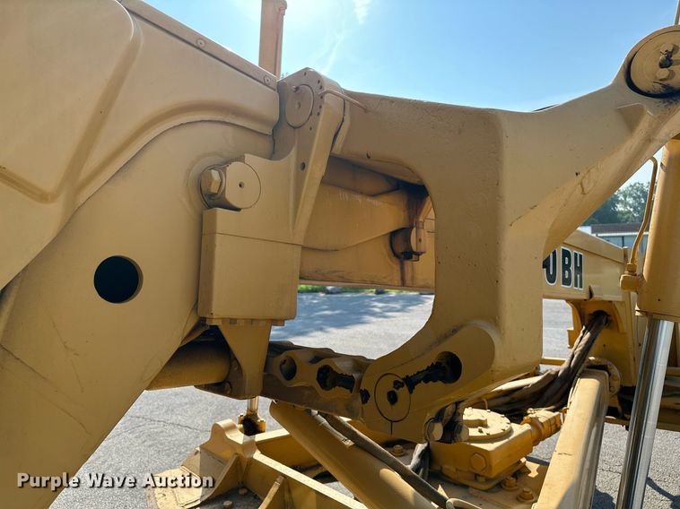 image for item OC9174 1988 John Deere 770BH  motor grader
