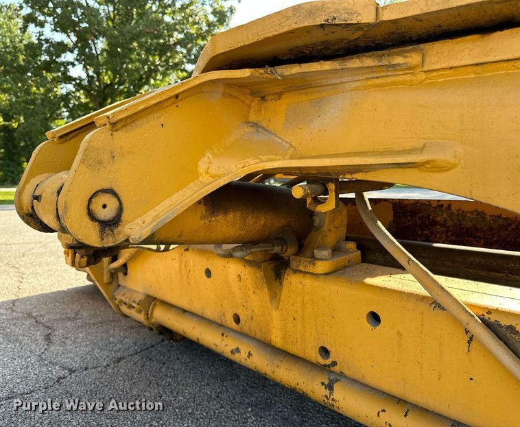 image for item OC9174 1988 John Deere 770BH  motor grader