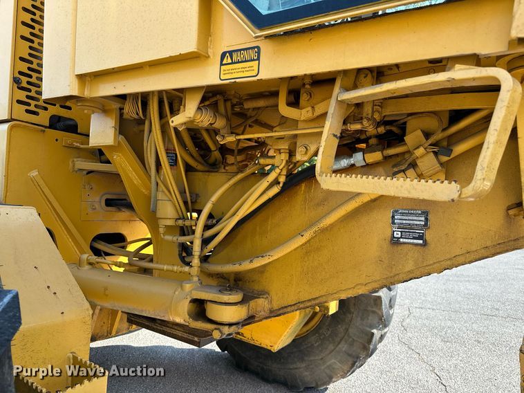 image for item OC9174 1988 John Deere 770BH  motor grader