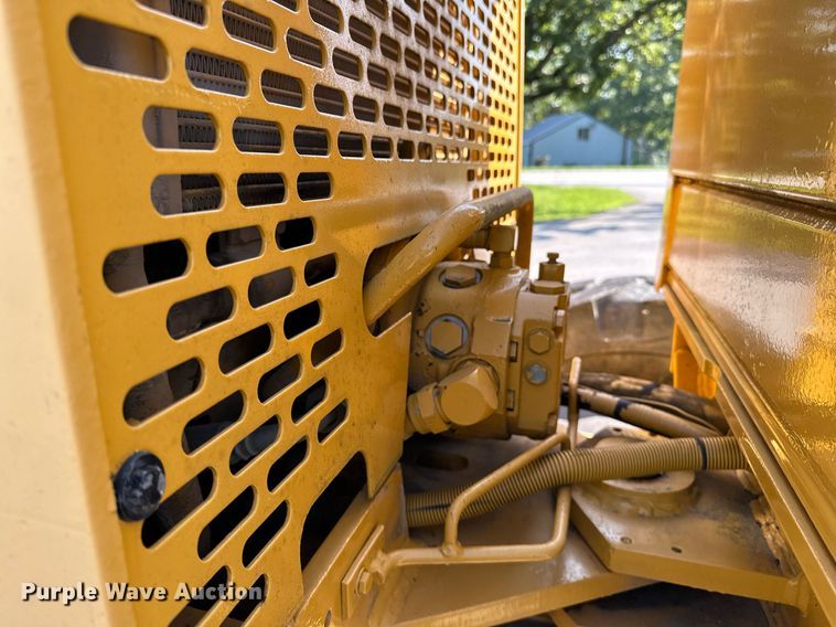 image for item OC9174 1988 John Deere 770BH  motor grader