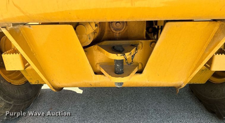 image for item OC9174 1988 John Deere 770BH  motor grader