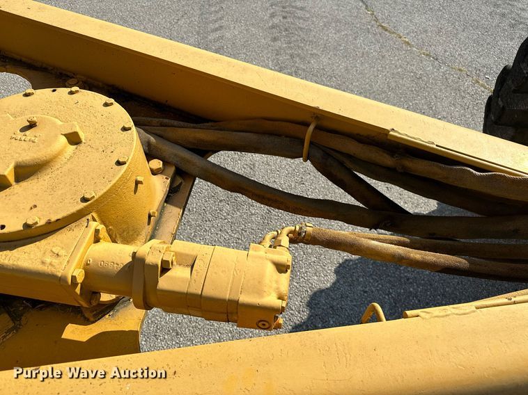 image for item OC9174 1988 John Deere 770BH  motor grader