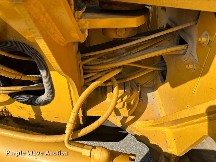 image for item OC9174 1988 John Deere 770BH  motor grader