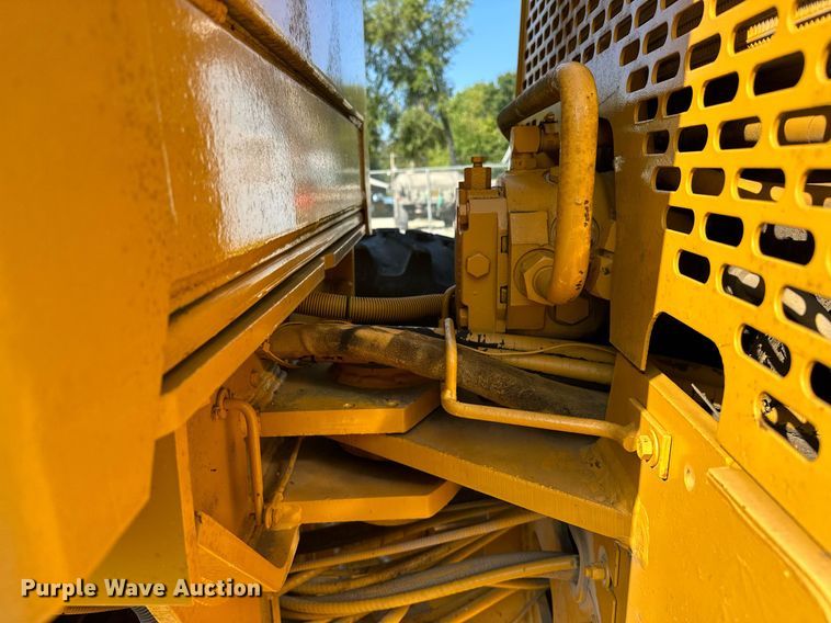 image for item OC9174 1988 John Deere 770BH  motor grader