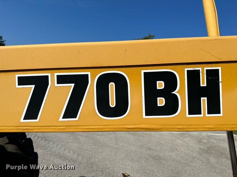 image for item OC9174 1988 John Deere 770BH  motor grader