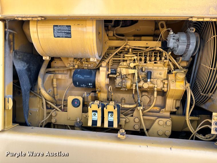 image for item OC9174 1988 John Deere 770BH  motor grader