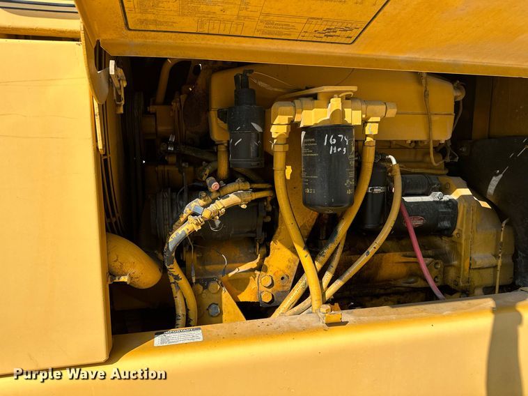 image for item OC9174 1988 John Deere 770BH  motor grader