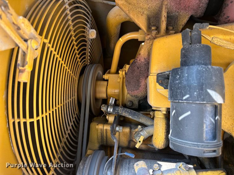 image for item OC9174 1988 John Deere 770BH  motor grader