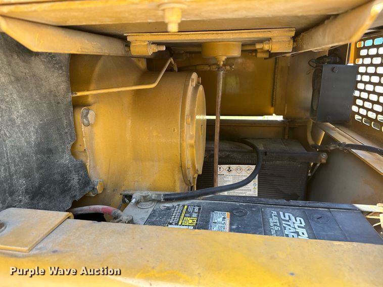 image for item OC9174 1988 John Deere 770BH  motor grader