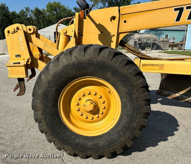 image for item OC9174 1988 John Deere 770BH  motor grader