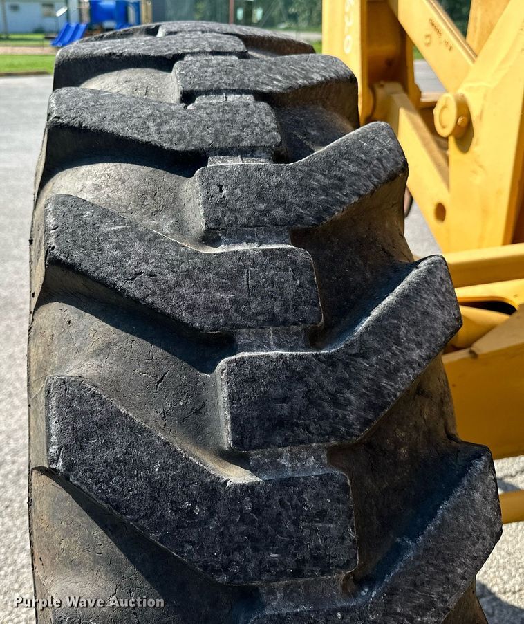 image for item OC9174 1988 John Deere 770BH  motor grader