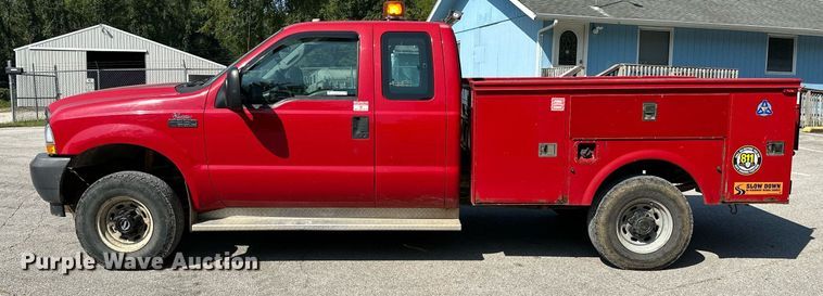 image for item OC9176 2004 Ford F250  Super Duty XL  SuperCab utility bed pickup truck