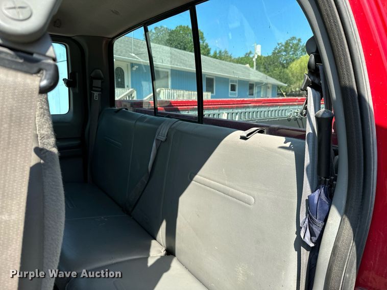 image for item OC9176 2004 Ford F250  Super Duty XL  SuperCab utility bed pickup truck