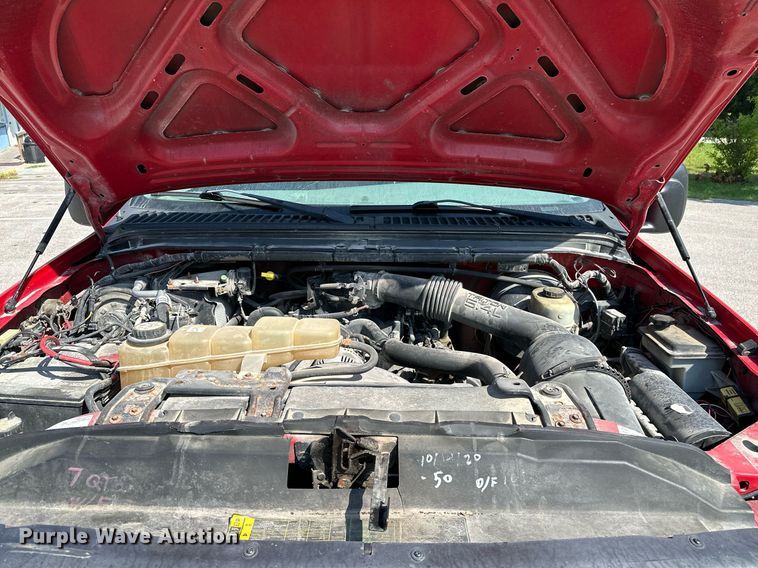 image for item OC9176 2004 Ford F250  Super Duty XL  SuperCab utility bed pickup truck