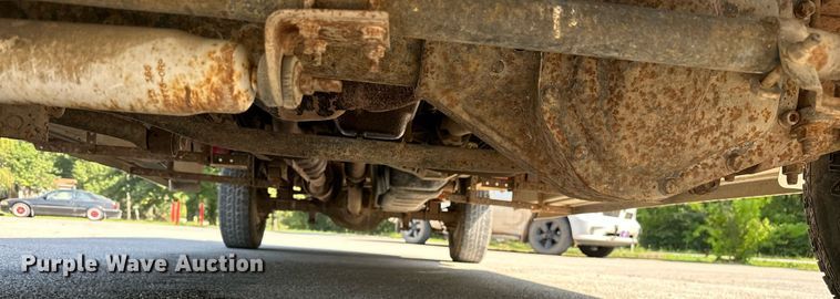 image for item OC9176 2004 Ford F250  Super Duty XL  SuperCab utility bed pickup truck