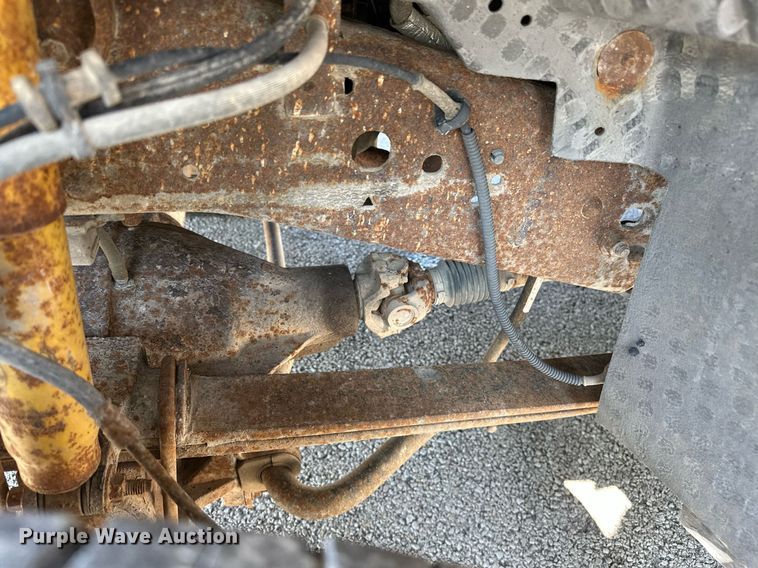 image for item OC9176 2004 Ford F250  Super Duty XL  SuperCab utility bed pickup truck