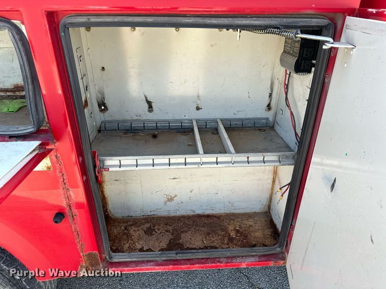 image for item OC9176 2004 Ford F250  Super Duty XL  SuperCab utility bed pickup truck