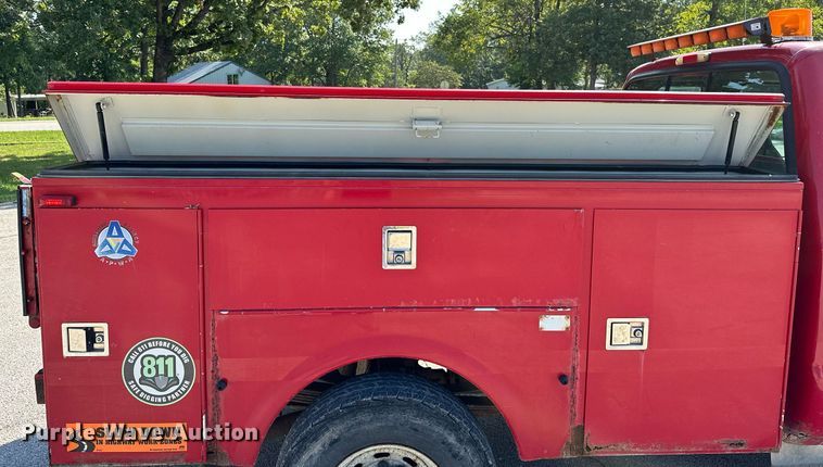 image for item OC9176 2004 Ford F250  Super Duty XL  SuperCab utility bed pickup truck