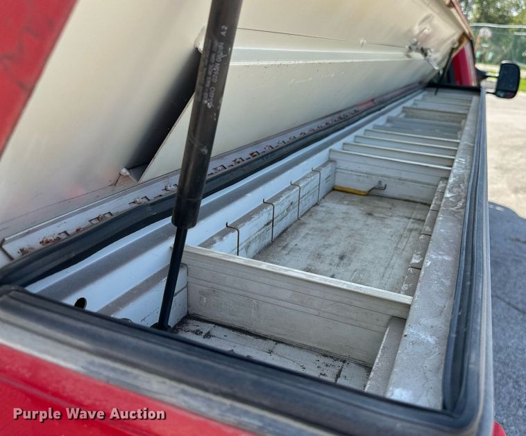 image for item OC9176 2004 Ford F250  Super Duty XL  SuperCab utility bed pickup truck