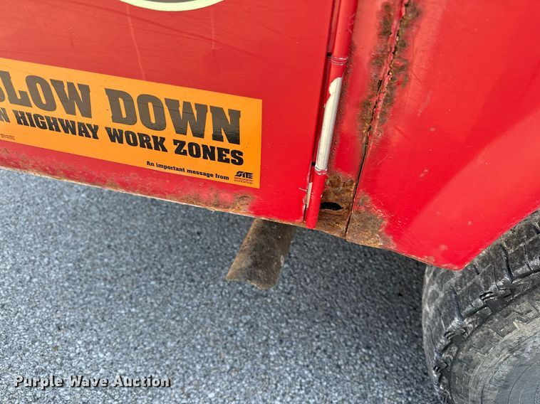 image for item OC9176 2004 Ford F250  Super Duty XL  SuperCab utility bed pickup truck