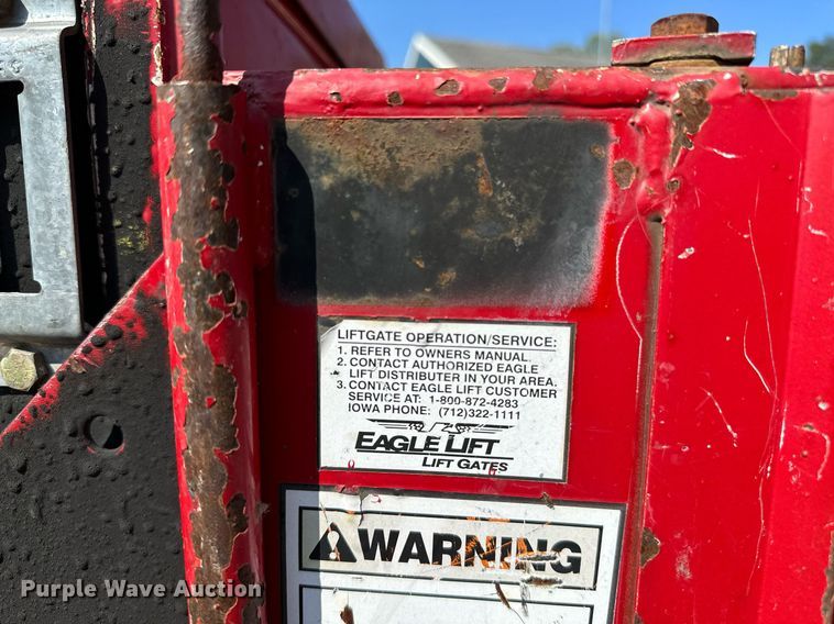 image for item OC9176 2004 Ford F250  Super Duty XL  SuperCab utility bed pickup truck