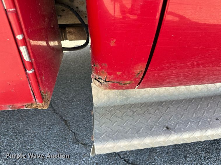 image for item OC9176 2004 Ford F250  Super Duty XL  SuperCab utility bed pickup truck