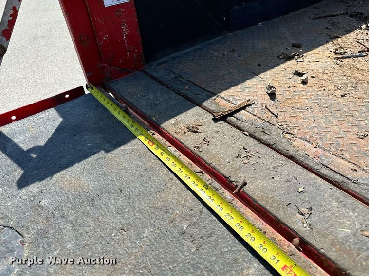 image for item OC9176 2004 Ford F250  Super Duty XL  SuperCab utility bed pickup truck