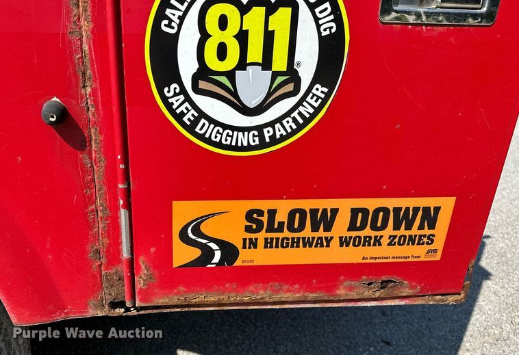 image for item OC9176 2004 Ford F250  Super Duty XL  SuperCab utility bed pickup truck