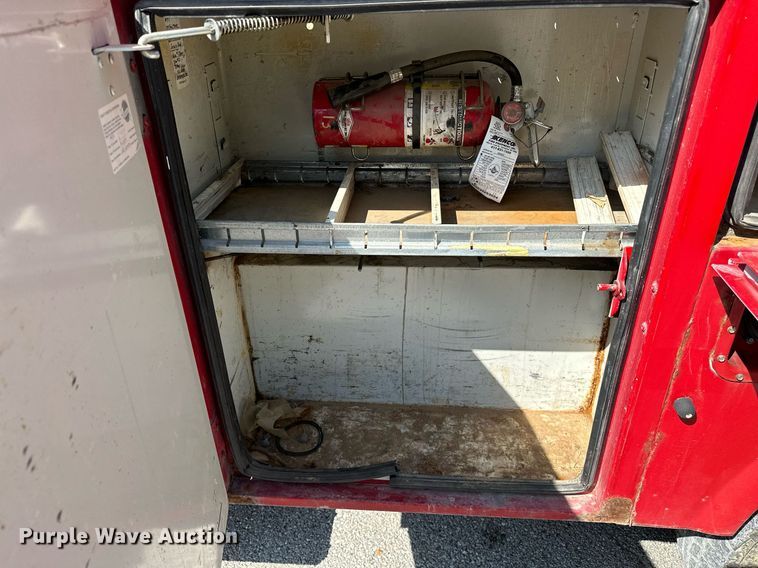 image for item OC9176 2004 Ford F250  Super Duty XL  SuperCab utility bed pickup truck