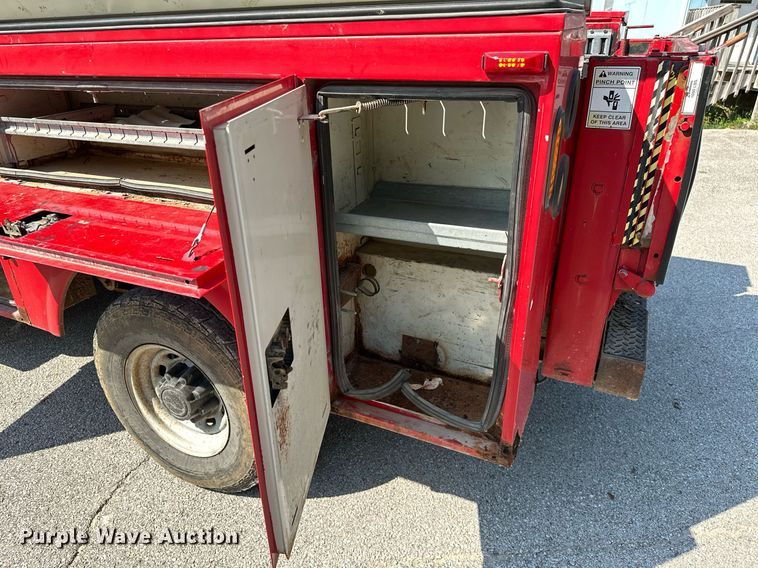 image for item OC9176 2004 Ford F250  Super Duty XL  SuperCab utility bed pickup truck