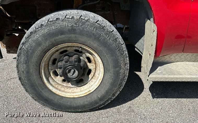 image for item OC9176 2004 Ford F250  Super Duty XL  SuperCab utility bed pickup truck