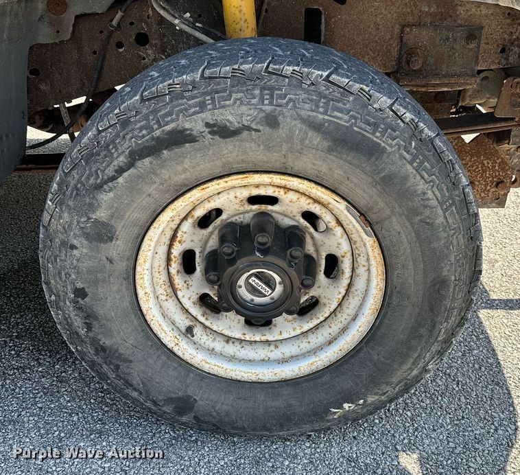 image for item OC9176 2004 Ford F250  Super Duty XL  SuperCab utility bed pickup truck