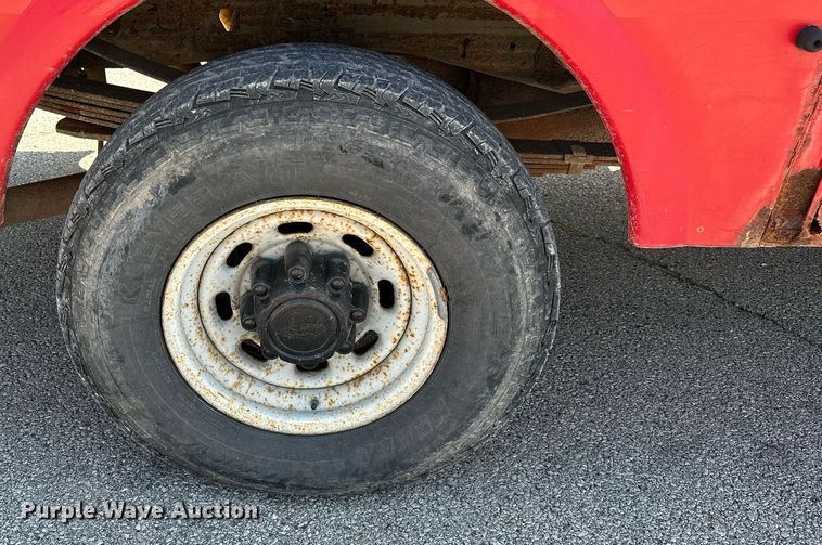 image for item OC9176 2004 Ford F250  Super Duty XL  SuperCab utility bed pickup truck