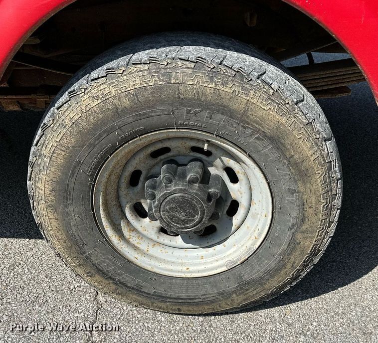 image for item OC9176 2004 Ford F250  Super Duty XL  SuperCab utility bed pickup truck