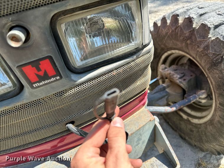 image for item OC9178 2004 Mahindra 6500  MFWD tractor