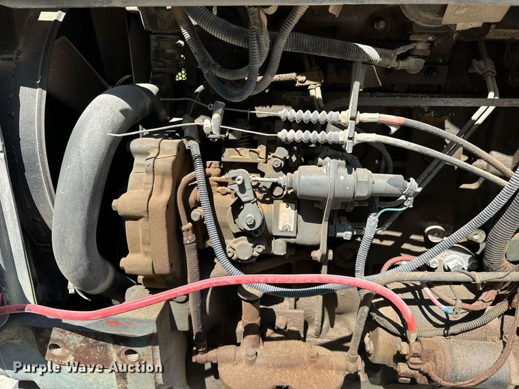 image for item OC9178 2004 Mahindra 6500  MFWD tractor